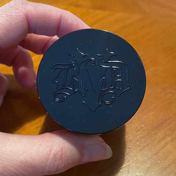 Kat Von D Lock-It Setting Powder - Picture 4 of 16